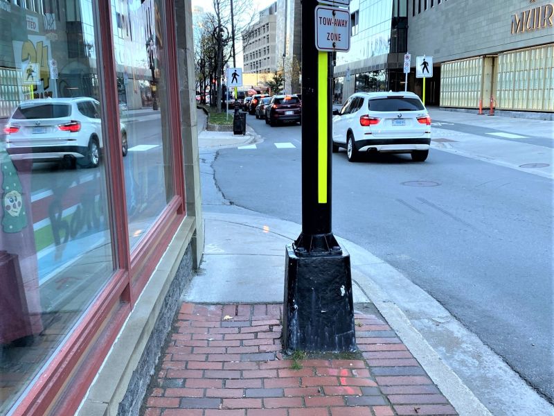 Narrow Sidewalk at Prince Street