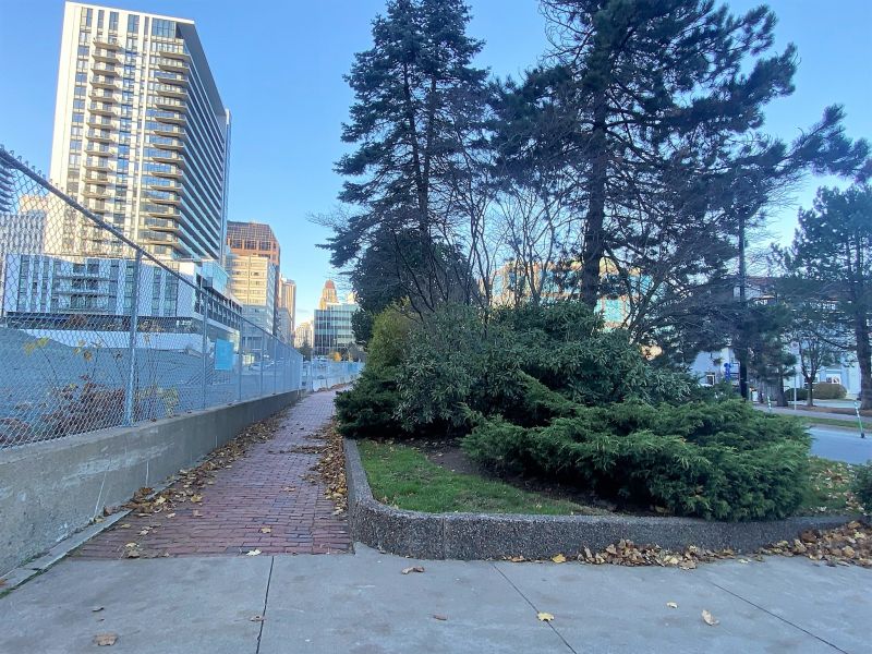 Planter at the Intersection of Water Street and Salter Street
