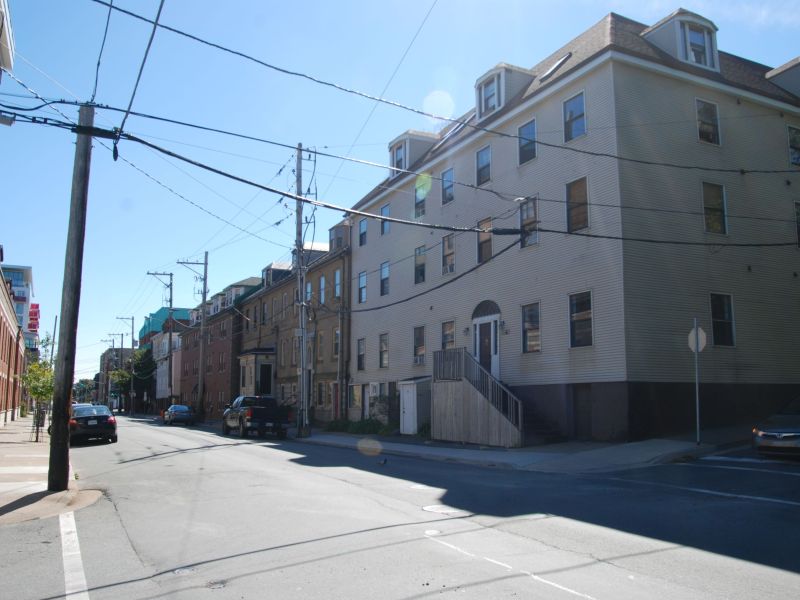 Pryor Terrace at Bishop and Hollis